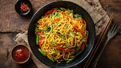 Veg Hakka Noodles